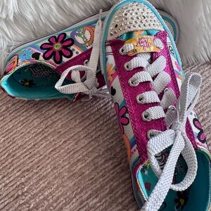Skechers Kids Glitter Floral Light-Up Sneakers in Pink